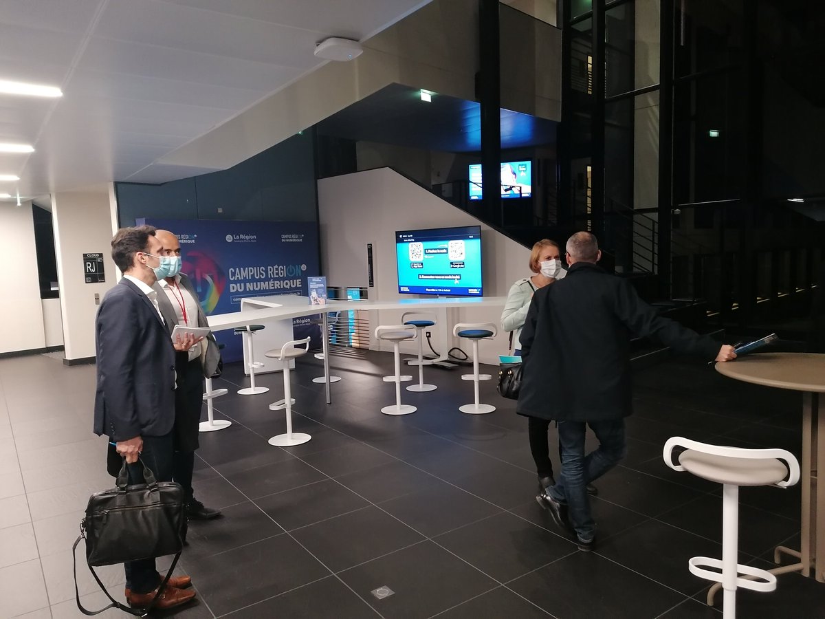 HerveCret's tweet photo. Soirée @UIMMLYONFRANCE ce soir au @CampusRegion à la découverte des consortia #Diwii #Swarm #Surfab par les groupes Innovation et Dirigeants @so_marchand https://t.co/zYtB5U2H96