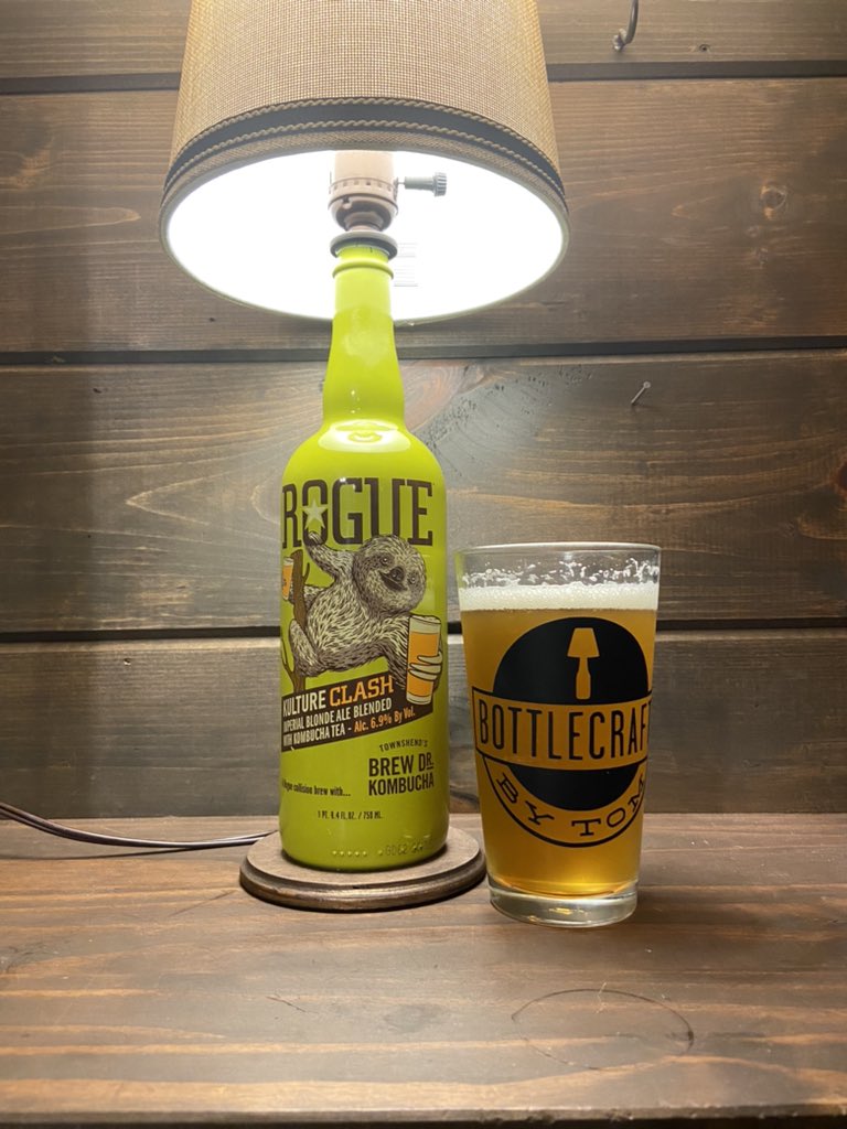 Celebrating #NationalSlothDay with this Rogue Kulture Clash Sloth bottle lamp and beer! 💡🍺 🦥 #SlothDay #rogueales #craftbeer #blondeale #kultureclash #kombuchatea #bottlelamp #sloth #lampmaker #bottlecraftbytom #cheers 🍻
