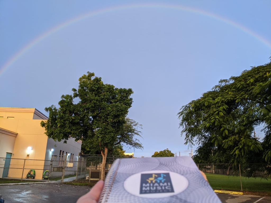 MiaMusicProject's tweet photo. We loved seeing this surprise rainbow over @MiaSpringsElem! It happens every so often and is even better right after rehearsal. There's nothing like a sunset and a rainbow to end the day on a high note. ๐
#ComposingBetterLives #Elementaryschool #musiceducation #afterschool https://t.co/dwRwxwSSgL