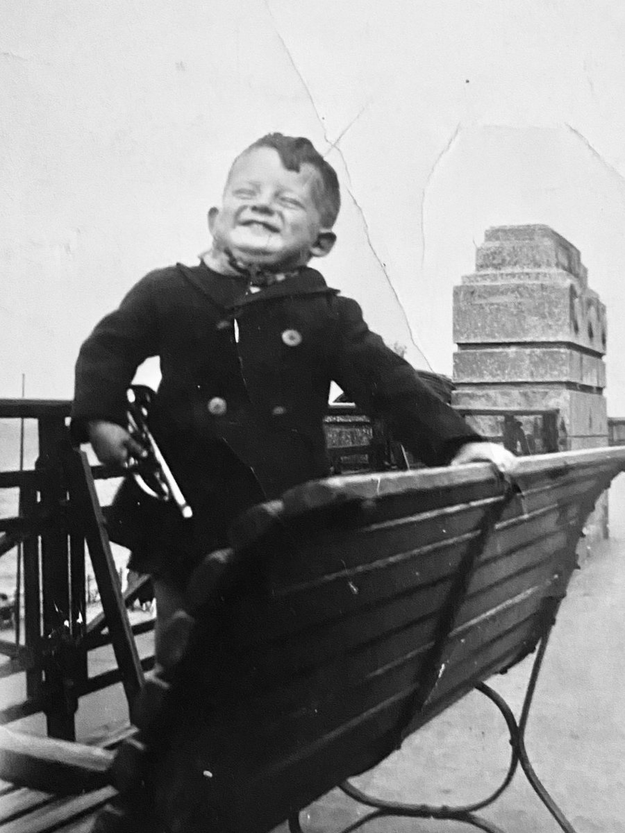 gram63's tweet photo. We said goodbye to my dad today.
He had an almost childlike curiosity for things and about the world, which never dimmed.
It’s something I’m proud to have inherited. https://t.co/opAlHtZ2Xm