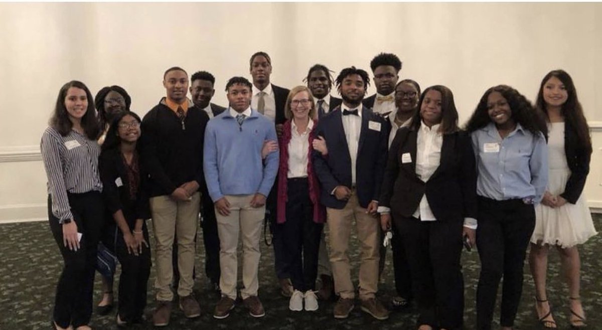jhroserampants's tweet photo. CONGRATULATIONS to one of our own, Mrs. Tracey Moore, for being nominated as the WITN Teacher of the Week! 💙🎉💚

https://t.co/d3wA22UMnN https://t.co/5c1TWiq4PC