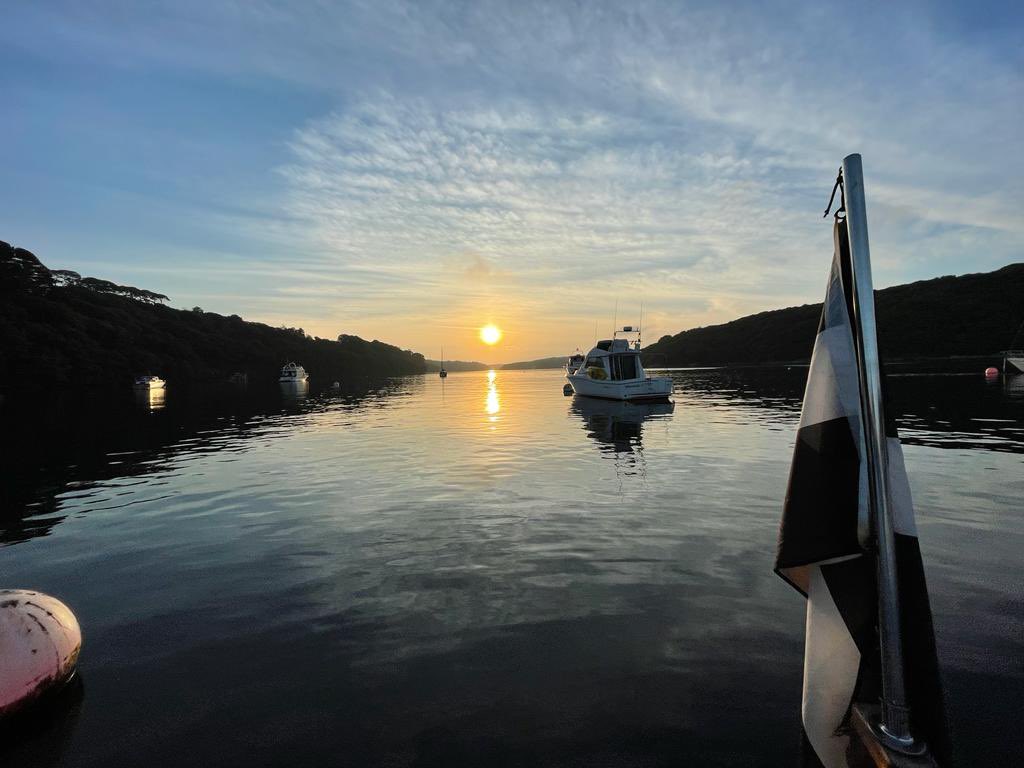 HelfordRiverCr's tweet photo. Last few #boattrips of the year, #autumn is such a stunning time to be on the water too! 
Spaces tomorrow 4pm @BudockVeanHotel contact us to book https://t.co/mkWkdcBsyB