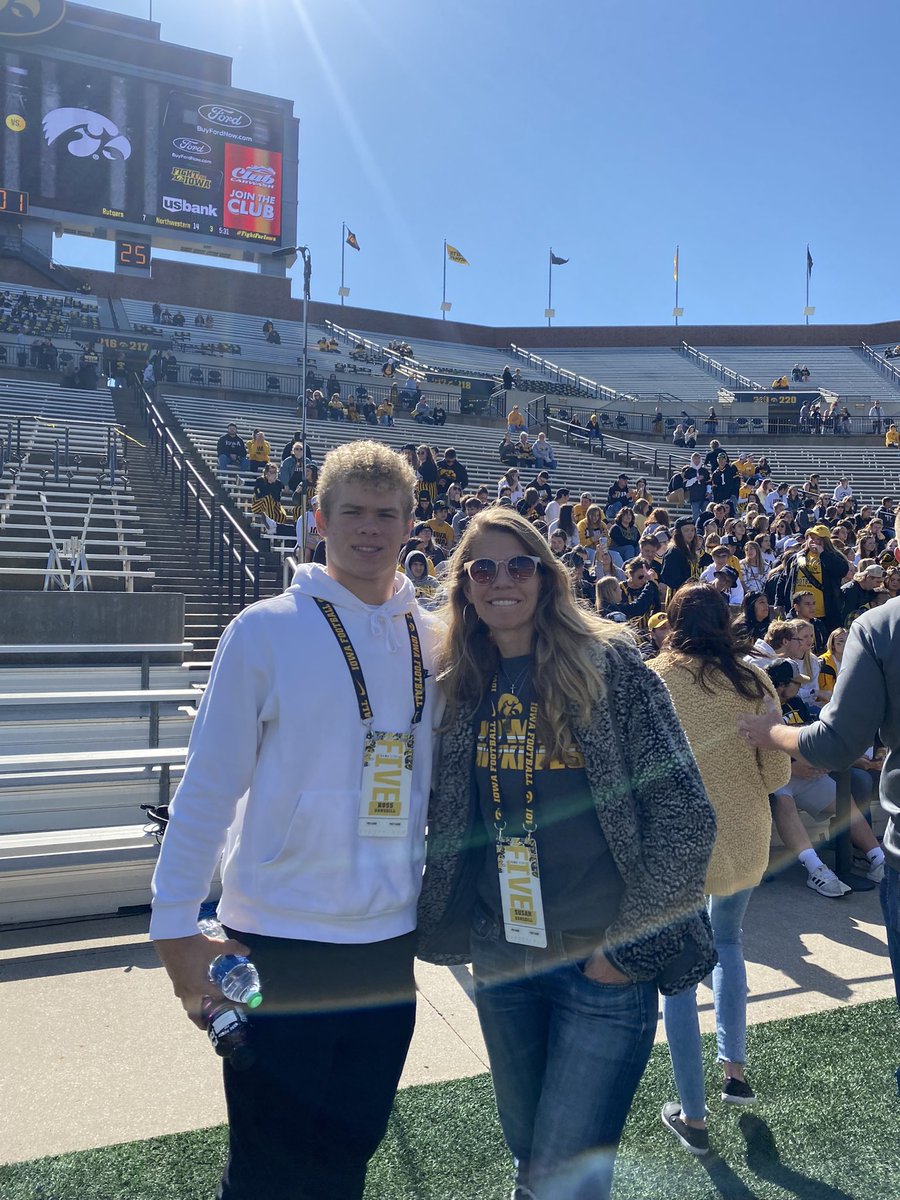 Had a great weekend in Iowa. Thanks for the invite <a href="/TylerBarnesIOWA/">Tyler Barnes</a> <a href="/CoachSWallace/">Seth Wallace</a> <a href="/EDGYTIM/">Timothy “EDGYTIM” OHalloran</a> @Rivals_Clint