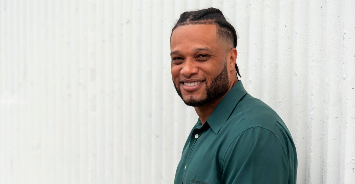 DiarioLibre's tweet photo. 🕶|#EstilosDL|  Robinson Canó: “Si no vas a la escuela no vas a poder llegar, sin la educación no hay nada”

🔗https://t.co/kaob7pCY42

#DiarioLibre #RobinsonCanó #Entrevista #Escuela #Beneficiencia https://t.co/CO8eau4m5V