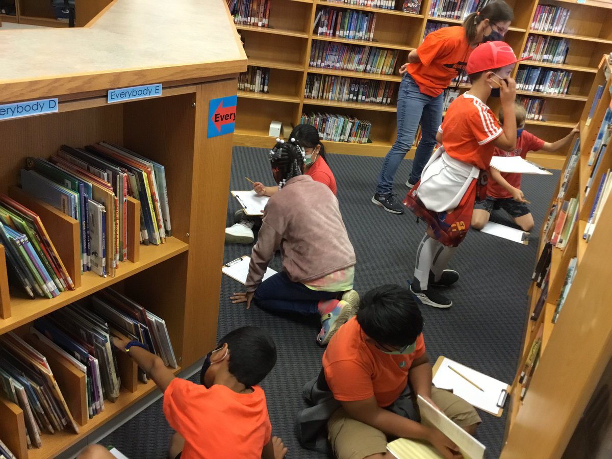 3rdgeckos's tweet photo. Third graders create poetry using book spines! Thanks, Mrs.  Westman, for this Found Poetry opportunity. https://t.co/WE7jHECGqj