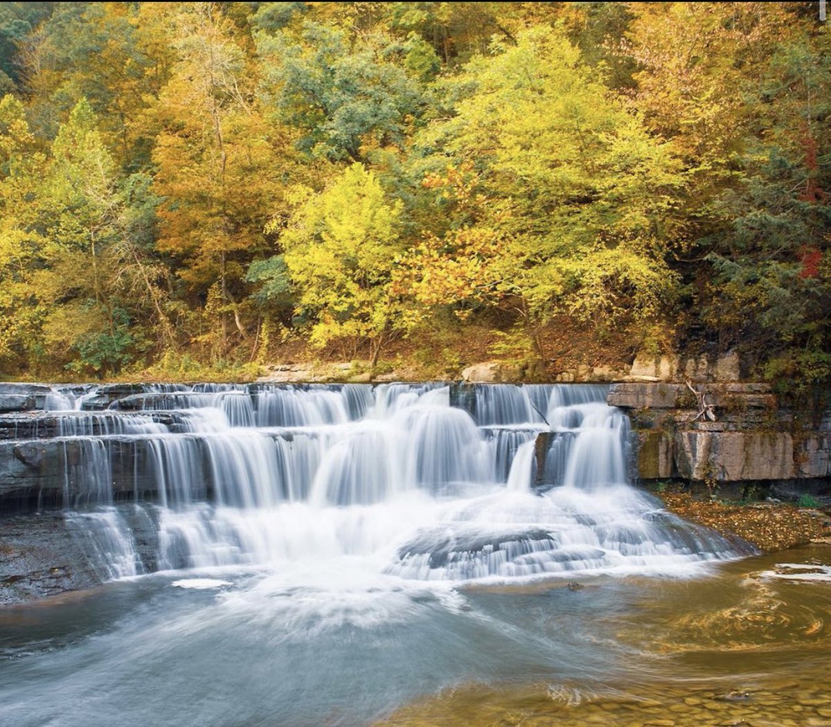 wanderlust_ny's tweet photo. Next Ithaca attraction? Taughannock Falls! This unreal view offers a look into the falls which plunge over 200 feet past the rocky cliffsβ¦you can hike, camp, or even rent a cabin. Did we mention there are concerts here in the summer?ππ²β° #nature #Ithaca #hiking #thisisupstate https://t.co/A88gjcvG18