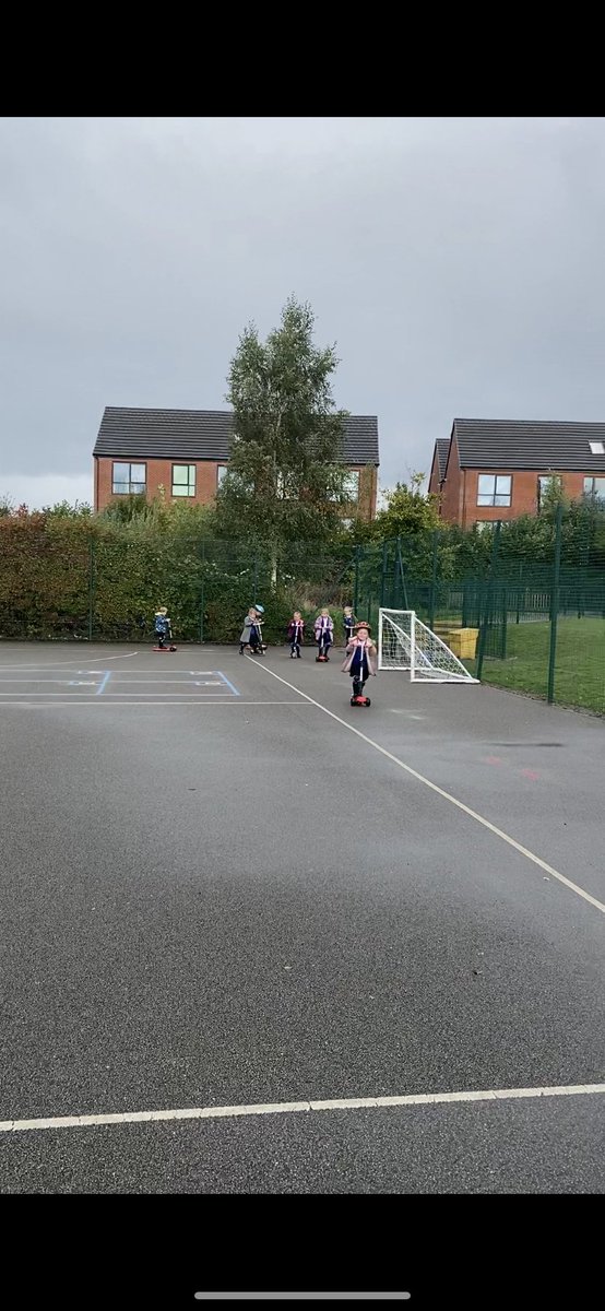 academy_grange's tweet photo. Blue class used the scooters today to complete their daily mile. It was lots of fun! 🛴 @_thedailymile @Halton_SG https://t.co/c7Uv5AZPIY