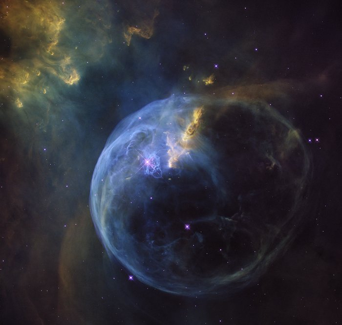 ineed__spacee's tweet photo. Bubble #Nebula by @NASAHubble https://t.co/0XMVzVsdqT