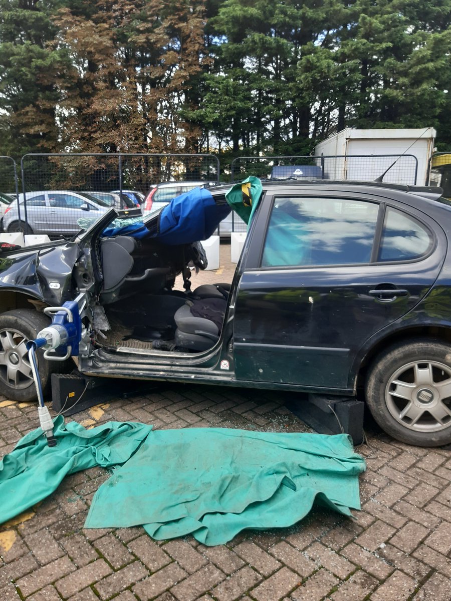 HIWFRS_LandD's tweet photo. Today our oncall Mod D RTC Course covered emergency space creation techniques #DASHLIFT #BPostRip #SpaceCreation https://t.co/77GPhfo9TQ