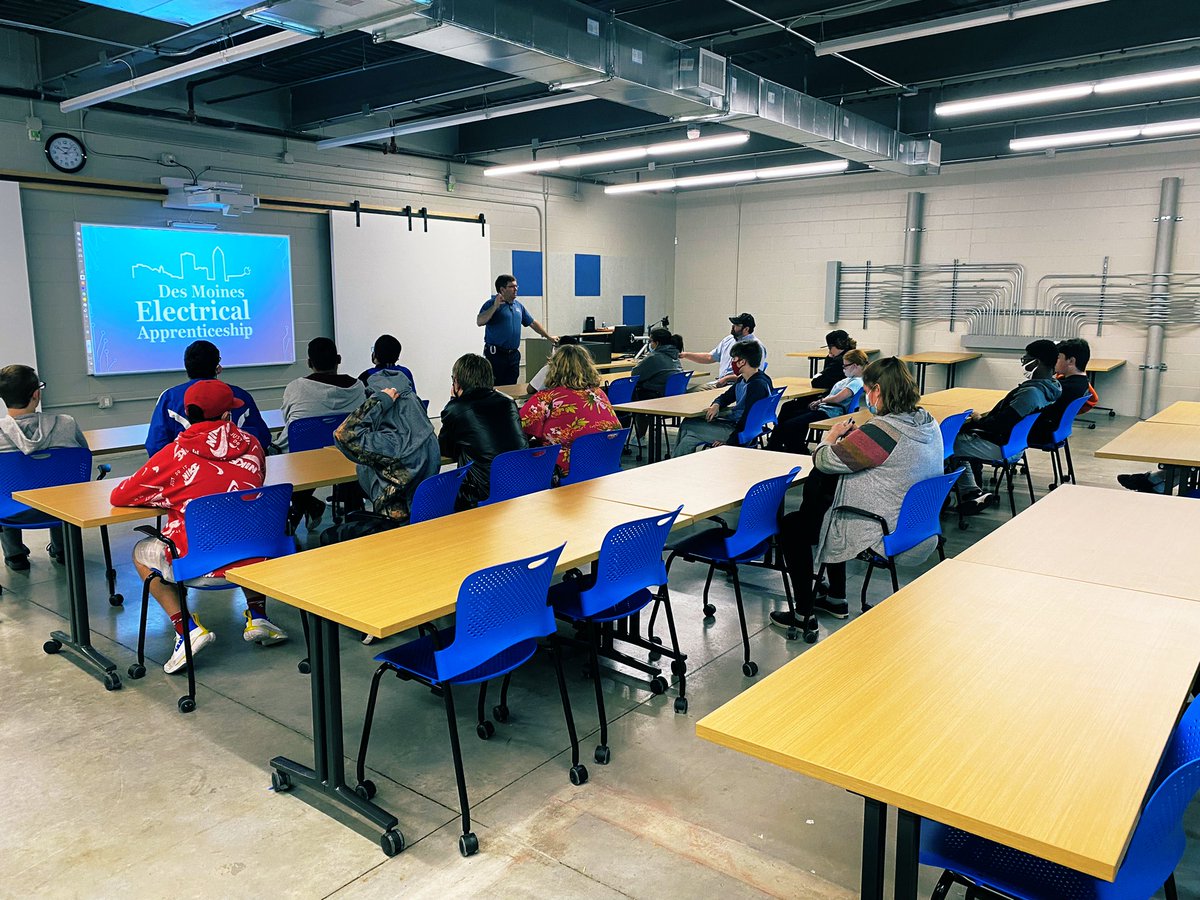 JHSLoveSS's tweet photo. Awesome opportunity organized by Ms. Wolford and  @electrical_des for the tour and career pathway information! #pathway #electrician #handson #fieldtrip https://t.co/3VaL6nXPRb