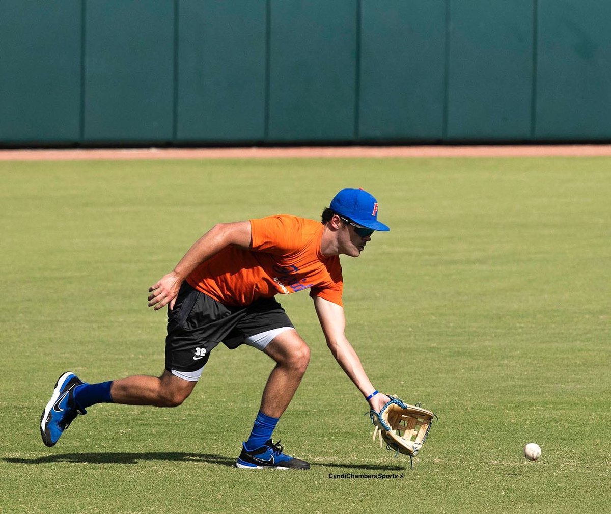 Cyndicha's tweet photo. @tucker_talbott 🐊

(📸 @Cyndicha) @GatorsBB https://t.co/6L0av3N1se