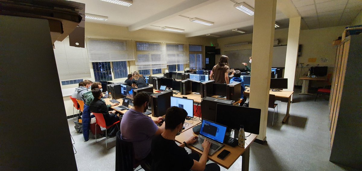 ElisabethBaert's tweet photo. Le Shaker #Codingbattle au département informatique de la @FacsciencesUM @umontpellier https://t.co/IeFkHZblIJ