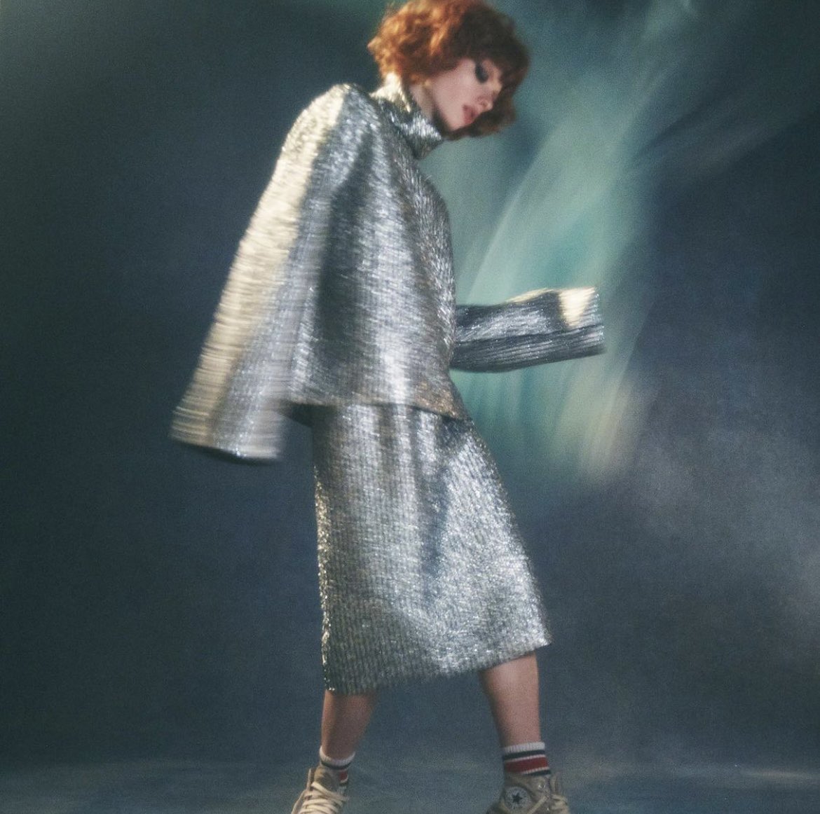theperfectmag's tweet photo. 2 @Moncler 1952 Woman is one of the brand’s Genius lines, reconnecting Moncler with the mountaineering codes established at its very inception.
#VeronicaLeoni designs these collections, her approach is conceptual and practical in equal measure. Shot by #DouglasIrvine #PerfectJoy. https://t.co/SXY8YtAWSR