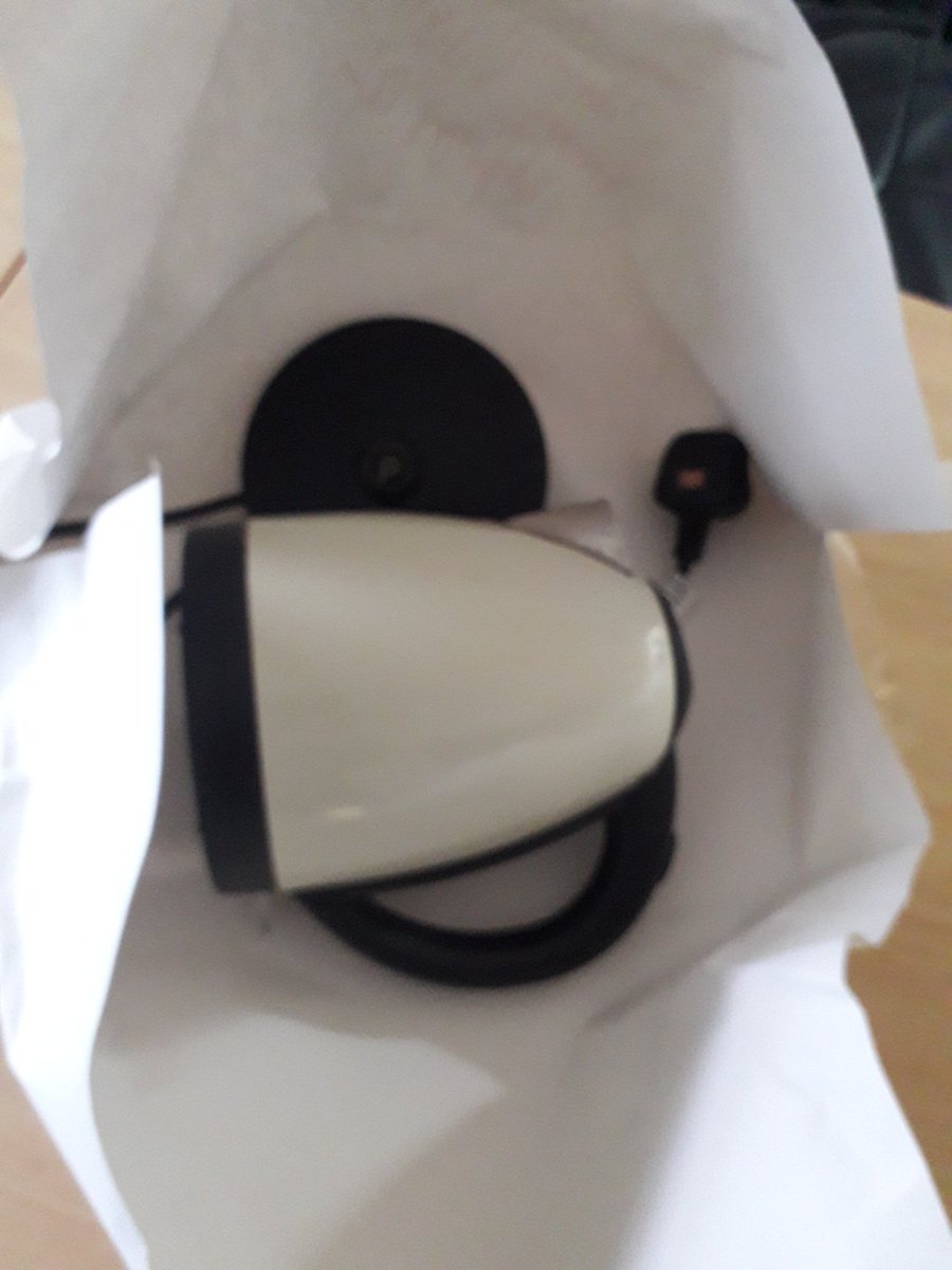 MartynReah's tweet image. Watch out watch out the @HaylingCollege H and S team are about 

Lock up your kettles before they all go .......

#teacher5aday #notice #kettlegate 

Ps still haven't found the blue chair yet .......