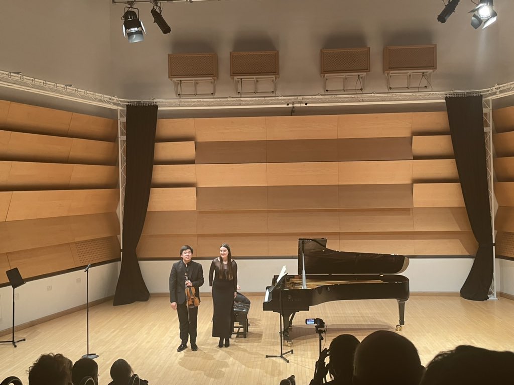 Zhenyan Li (@li_zhenyan) on Twitter photo My piece ‘A Mask’ for violin and piano was premiered at the Leeds Chamber Music Festival today by the incredible violinist Preston Yeo and pianist Leona Crasi!💙 Big Big thanks to the performers and <a href="/LeedsMusicDrama/">Leeds Conservatoire</a> !!💙 Recording will be available soon! My piece ‘A Mask’ for violin and piano was premiered at the Leeds Chamber Music Festival today by the incredible violinist Preston Yeo and pianist Leona Crasi!💙 Big Big thanks to the performers and <a href="/LeedsMusicDrama/">Leeds Conservatoire</a> !!💙 Recording will be available soon!