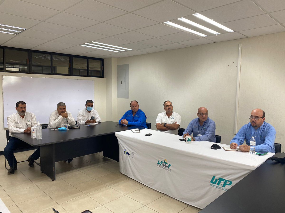 SedumaTam's tweet photo. Reunión de trabajo encabezada por el titular de #SEDUMA del @gobtam @estrella_gil con  autoridades de la #UTMART, COEPRIS y PRODETAM, para hacer la presentación del diagnóstico de las descargas de aguas residuales al río Soto La Marina.
#LaPesca #SotoLaMarina #Tam https://t.co/WwvN3bd1lE