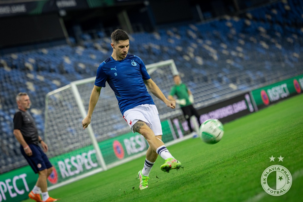 slaviaofficial's tweet photo. Dnešní trénink na stadionu Sammyho Ofera! Už za 24 hodin se tu představíme naostro. 💪 https://t.co/W89p7Ty0WC