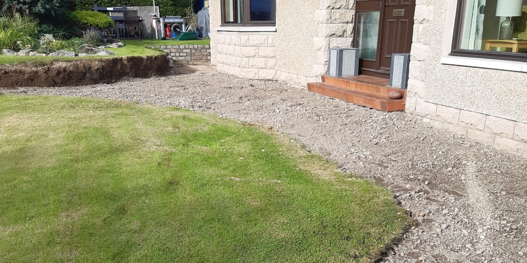 As well as creating a garden for "living outdoors", Papillon is also improving the paths around this Banchory house. Here we look at the foundations laid to improve the paths.

papillonlandscape.co.uk/garden-design/

#PapillonGardens #WeAreAPL