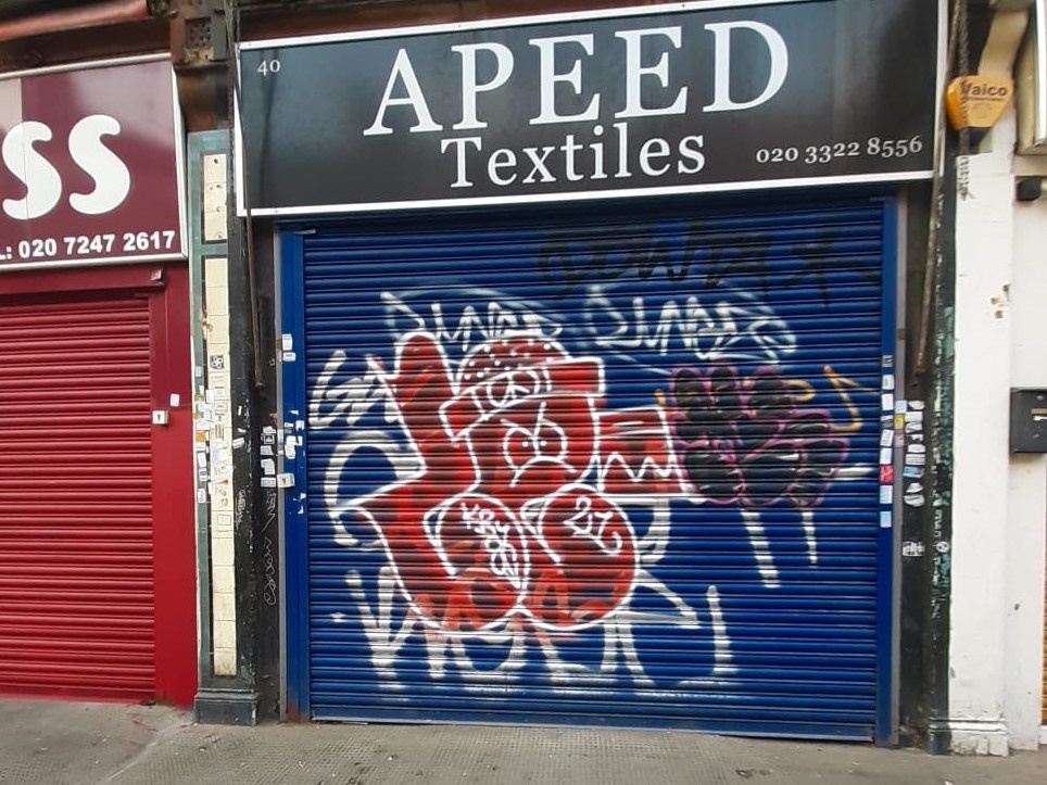 TowerHamletsNow's tweet photo. Our team has been in Wentworth Street to remove the graffiti from shop fronts. We think they've done a great job 😍  and hope it will help give a boost to our high streets #WelcomeBackTH

Find out more, including how to report graffiti here: https://t.co/ffgyyPqbOf https://t.co/s1SzdfTBRg