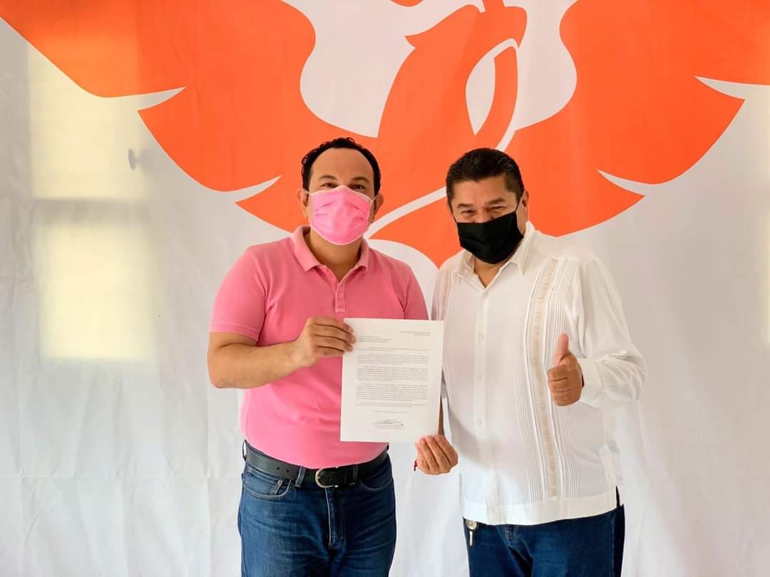 Se registra @PepeMollinedoZ como aspirante a participar en el proceso interno por la dirigencia estatal de @MCTabasco_

Como ciudadano tengo la obligación y el derecho de aportar experiencia, trabajo, juventud y energía a la consolidación de #MovimientoCiudadano, señaló.