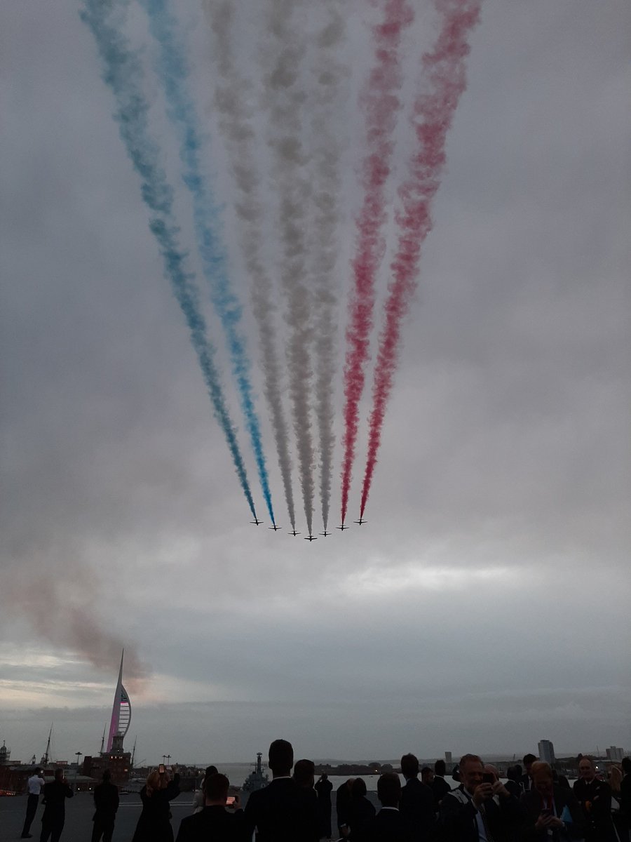 HMSPWLS's tweet photo. A fantastic way to finish the first day of @Future_Pacific.

Thank you @rafredarrows!

#PFF21 @RAFRed10 #Ichdien

✈💨🚢 https://t.co/OExBpWADwH