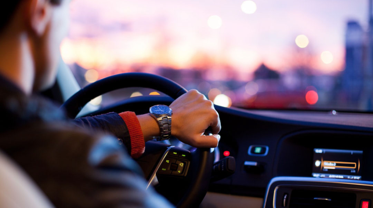 AASMorg's tweet photo. Drivers ages 16-24 are 80% more likely to be in a drowsy driving accident. Know the warning signs of #DrowsyDriving and refuse to drive when sleep deprived: https://t.co/Evz8YhlZBE #TeenDriverSafetyWeek https://t.co/Nu7dzrparq
