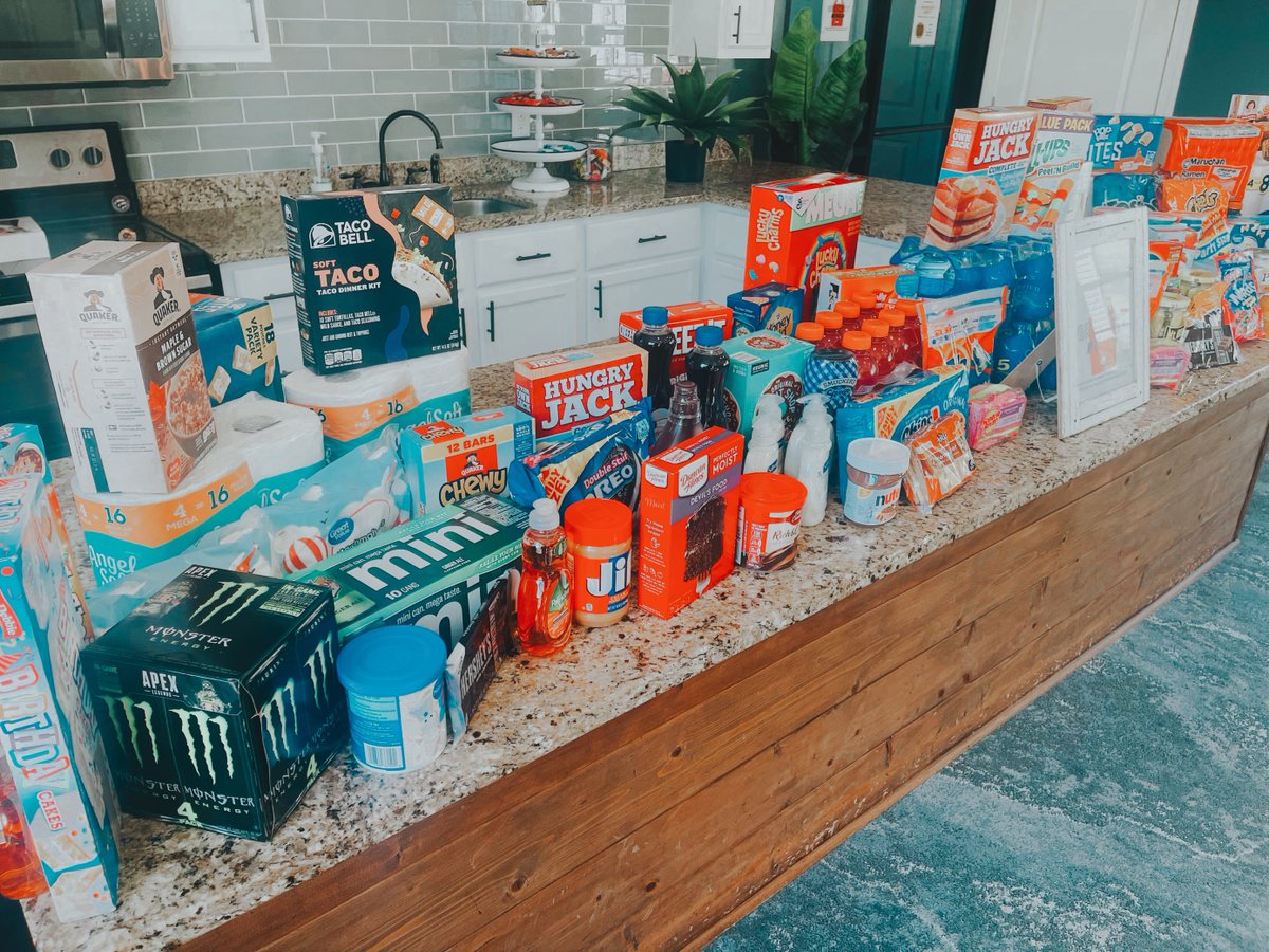 Grocery Bingo is today!!! If you haven't gotten your bingo card yet, what are you waiting for? Stop by the office with your roommate to play! 😊
.
Tonight!
IG LIVE!
6:30 P.M.
.
.
#residents #studentspaces #apartments #collegedays #studenthousing #starkville...