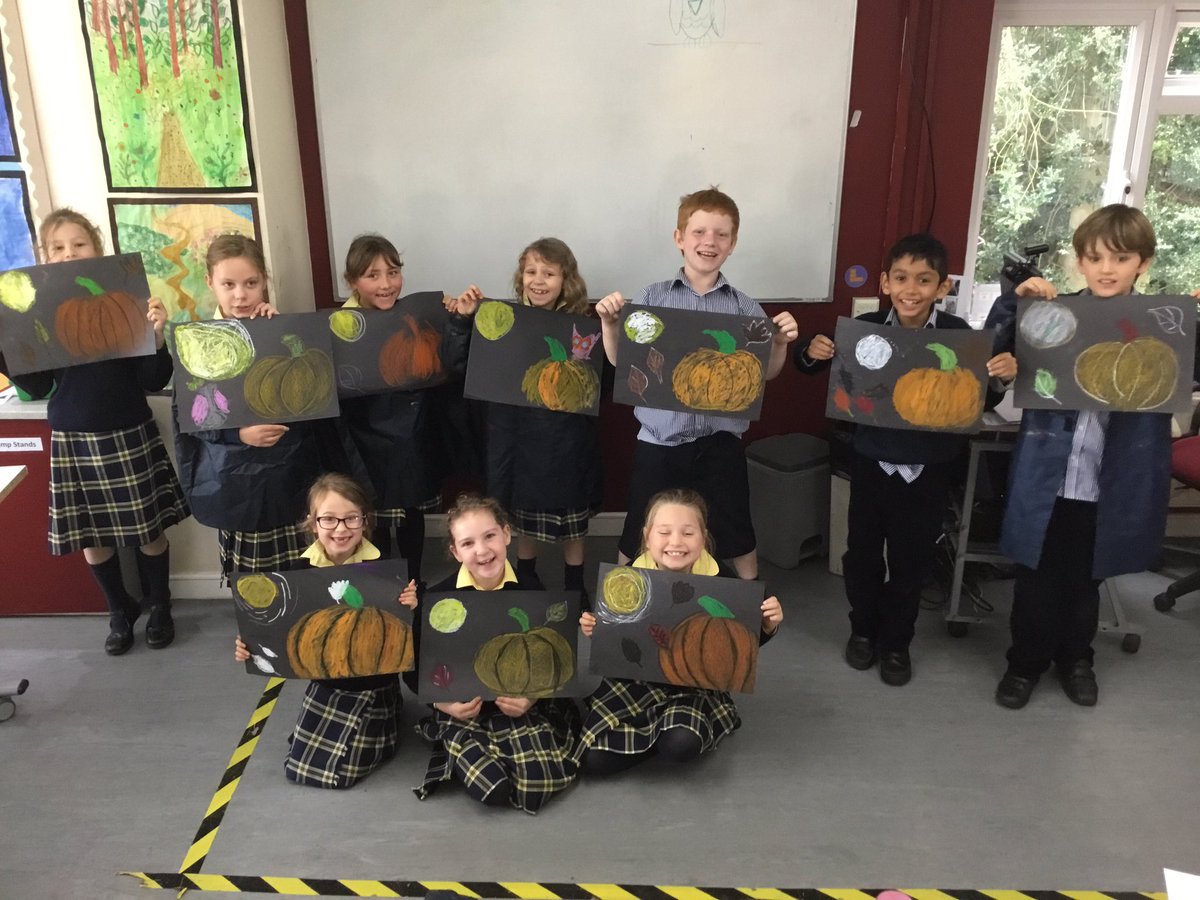 StGabsJuniors's tweet photo. Year 3 were very excited about the Autumn half-term and drew these beautiful autumnal pictures in their Art lesson. @StGabrielsArt #JuniorsArt #AutomnalArt #softpasteldrawing #oilpasteldrawing https://t.co/gLYDtN3X5d