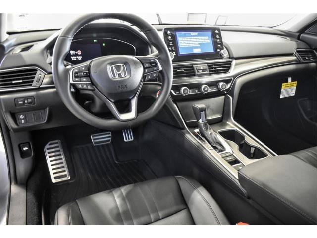 KellyG_Honda's tweet photo. 🚨Look No Further!🚨 This 2021 #Honda #Accord SE is calling your name😎! Equipped with Apple CarPlay, bluetooth📲, and eight speakers🎶you'll be able to jam every time you step foot in this sedan💪🏼!
Check it out today➡️: https://t.co/nmqcN90mBa
#kellygrimsley https://t.co/YAz0Ayzd3V