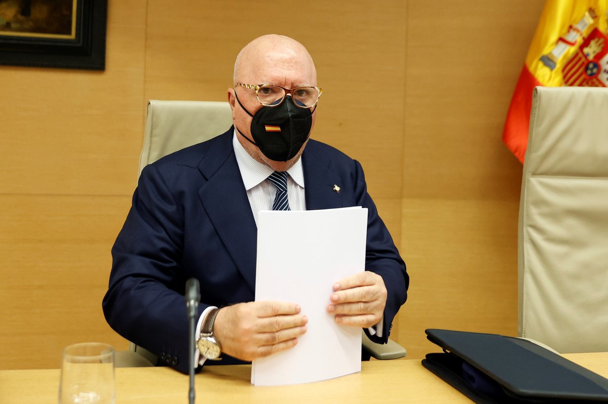 3CatInfo's tweet image. Villarejo diu que es van injectar "hormones femenines" al rei emèrit per "rebaixar-li la libido" bit.ly/3vt4nIa