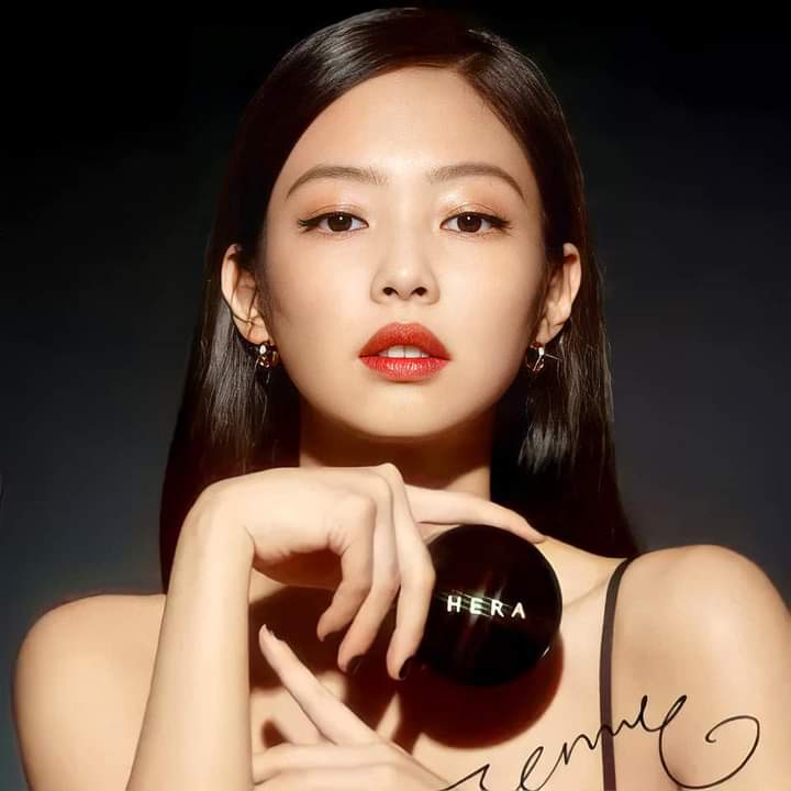 jxnini_rubyjane's tweet photo. JENNIE FOR 헤라(HERA) BEAUTY NEWEST CAMPAIGN! LOOK AT THE SERVE 🥵 https://t.co/zDAHl8m44d
