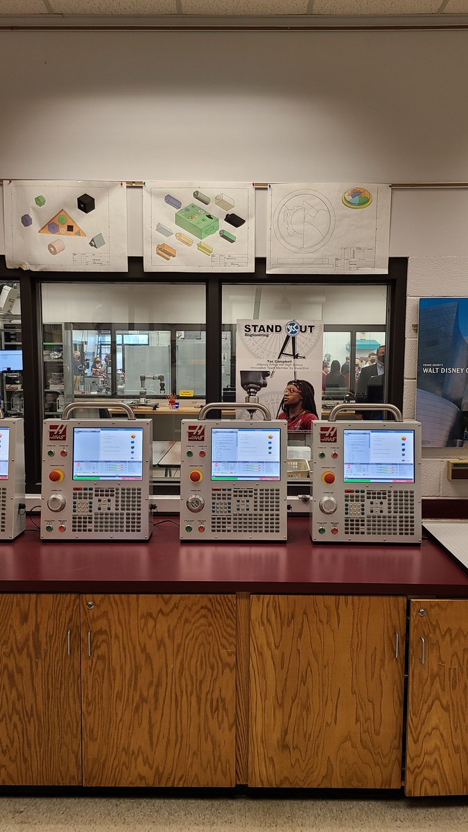 mfgeducation's tweet photo. The students at the @SaginawISD career complex get to train with high-tech #mfg equipment from @Haas_Automation. #haascnc #haasautomation #smeprime https://t.co/mQpHiYJFc2