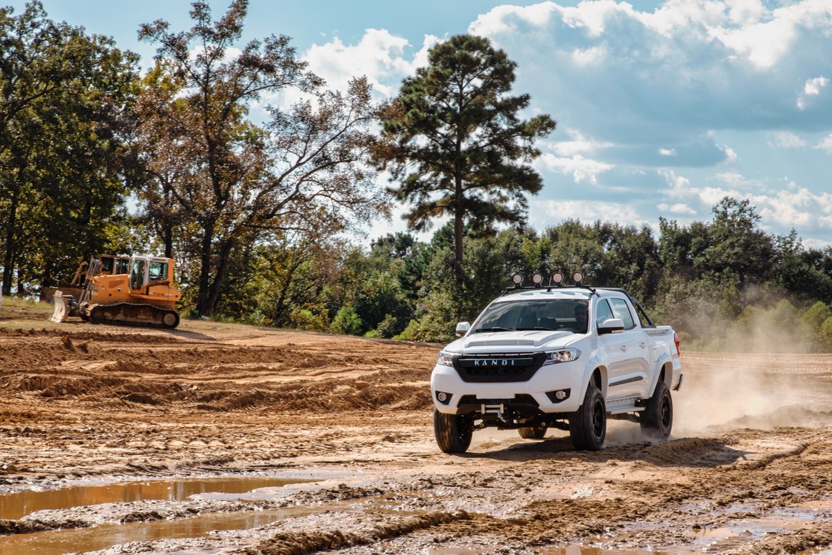 kandiamerica's tweet photo. Just released #OffroadEV K32 standard range version for retail price $27, 699. WOW! https://t.co/uHnKleIsqS https://t.co/WReIaIdG5G