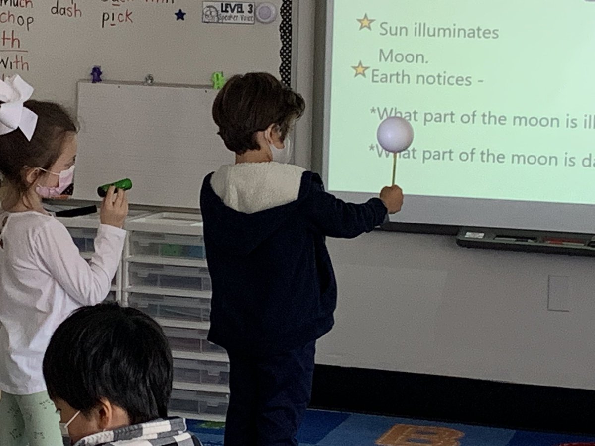 Scientists at work! Exploring and learning about position of the sun and phases of the moon at #parsonshcsd! @ParAPDriggers @JoanOKeeffesci