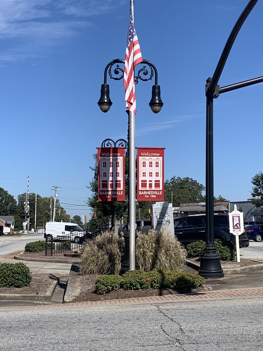 Fall festivities are blossoming in downtown Barnesville. 

Beautiful town to call home. 

Also known as the Buggy Capitol of the South. 🛺

#BuggysForPrez #LanderCountry