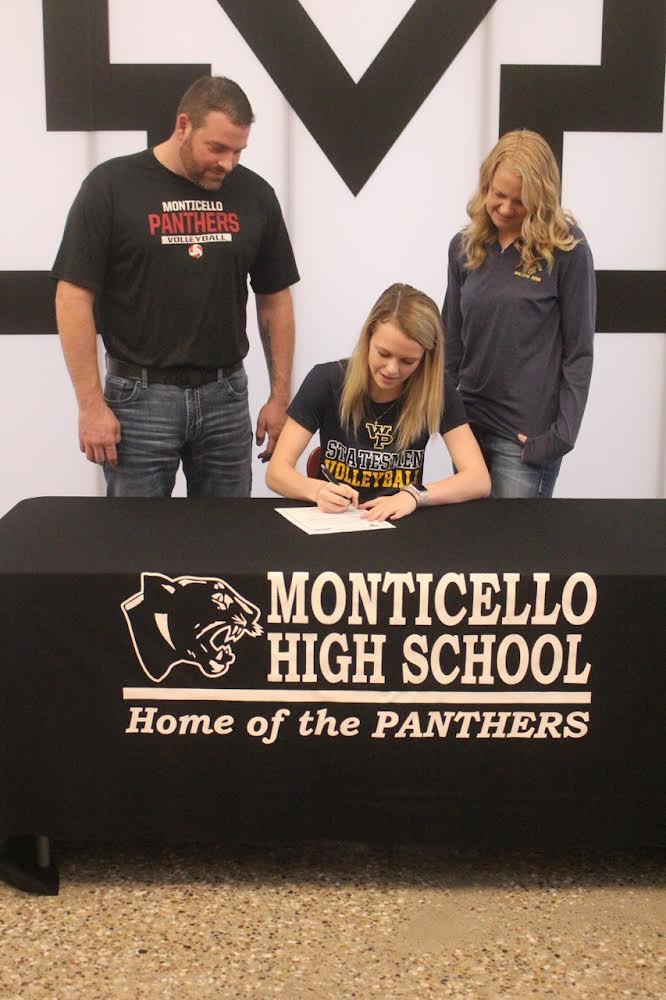 WPU_Volleyball's tweet photo. Starting off our 22’ Commit class with an outside hitter Emma Hyrick! We are so excited for next fall.💛💙🤩 https://t.co/zqyjEM1Mgc