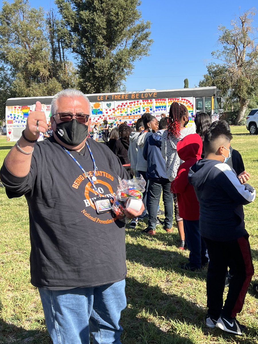 CJUSDStudentSvc's tweet photo. @ColtonJUSD Board Member @7Izzy5 @LewisCJUSD with the #KindnessBus. Thank you for promoting kindness, acceptance, and inclusion! #BullyingPrevention #CJUSDCares https://t.co/h3JSMIBeO7