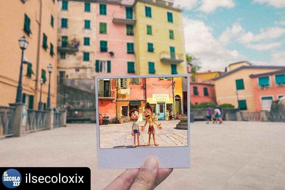 CCIAARIVLIG's tweet photo. @X__Alien  a Riomaggiore visita gli altri quattro borghi delle Cinque Terre, poi  abbina foto location film "Luca" articolo  @pennadireve  @ilsecoloxix
Guarda su Instagram https://t.co/mseDW8IhD7
#pixarluca #cinqueterre #liguria  #portorosso  @sketchcrawl https://t.co/7Aj775CXpk