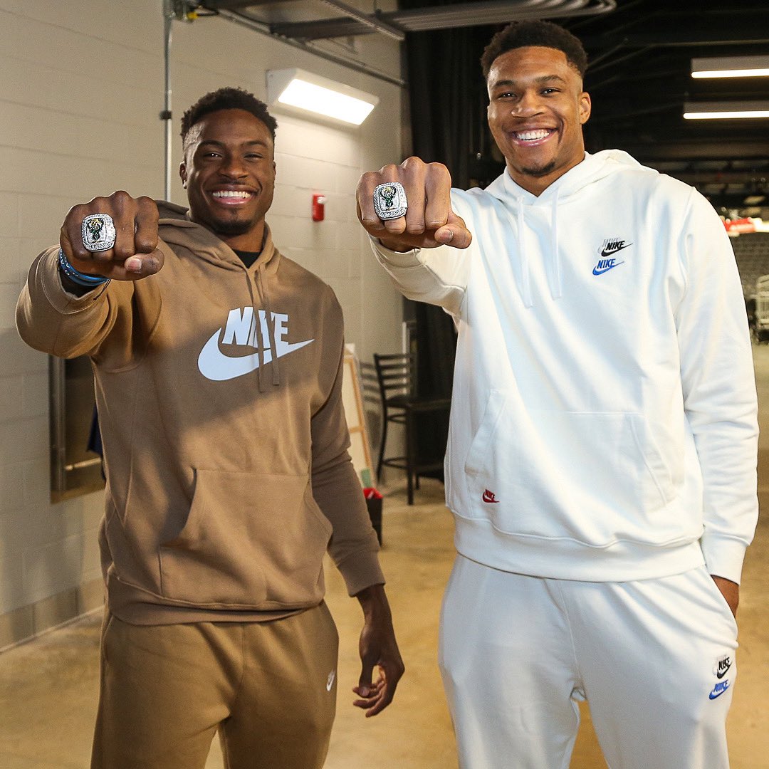 Dreams do come true. #FOE  <a href="/Thanasis_ante43/">T. Antetokounmpo</a>