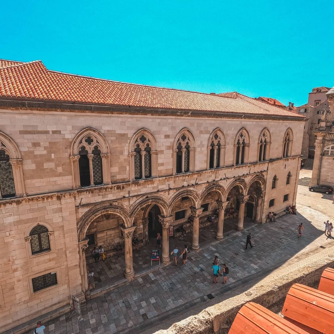 In existence since the 14th Century, The Rector's Palace in Dubrovnik now houses the History Department of the Museum of Dubrovnik and features stunning architecture, including a former dungeon! 
📷 <a href="/dario_simunic/">Dario Simunic</a>
🇭🇷 dubrovnik-croatia.com

#dubrovnikcroatia #RectorsPalace