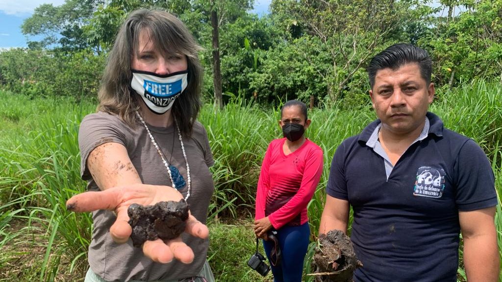 SDonziger's tweet photo. BREAKING: Original Warrior Princess and actor Lucy Lawless is at this moment touring the @Chevron-created "Amazon Chernobyl" in Ecuador's rainforest. Press event 10 am tomorrow in Quito. 

Tks @RealLucyLawless for the courage to travel to Chevron's "cancer zone" to bear witness. https://t.co/nqcPGehKfP