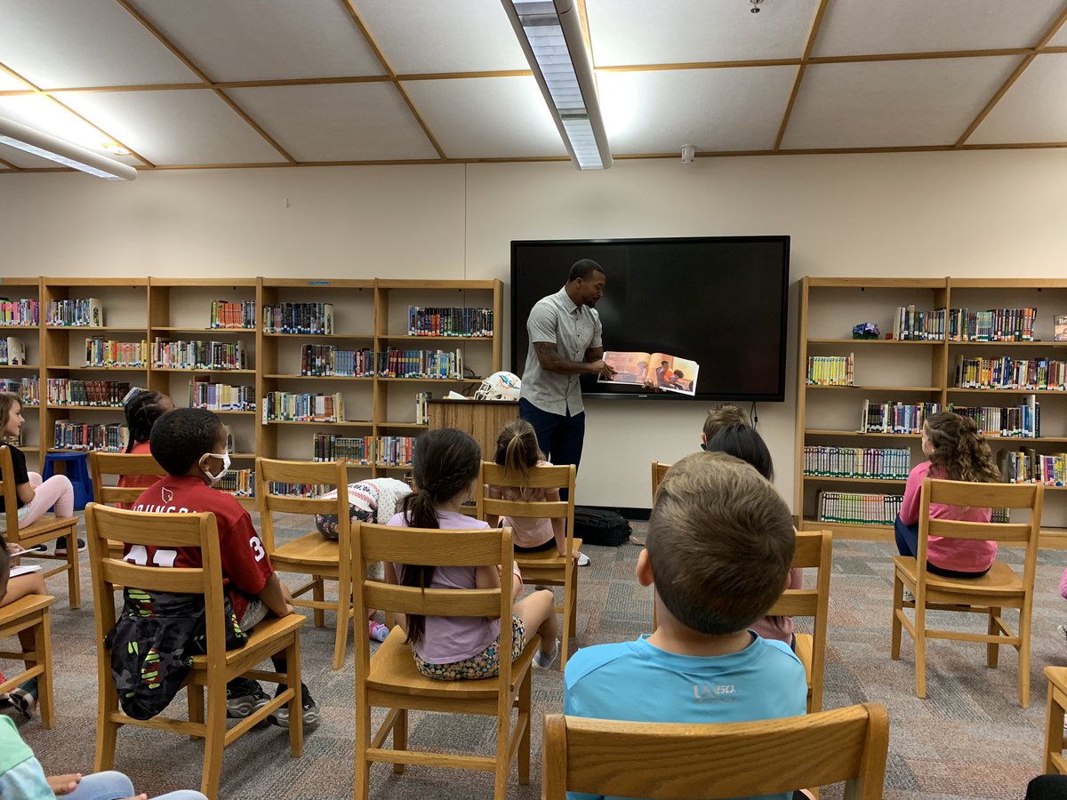 AshleeFurtmann's tweet photo. What a special visit by NFL player Shamiel Gary! He talked to students about the importance of working hard, giving compliments and believing in oneself! Some of our friends were picked to get a book written by Shamiel Gary himself! https://t.co/hsG3pL1u6t
