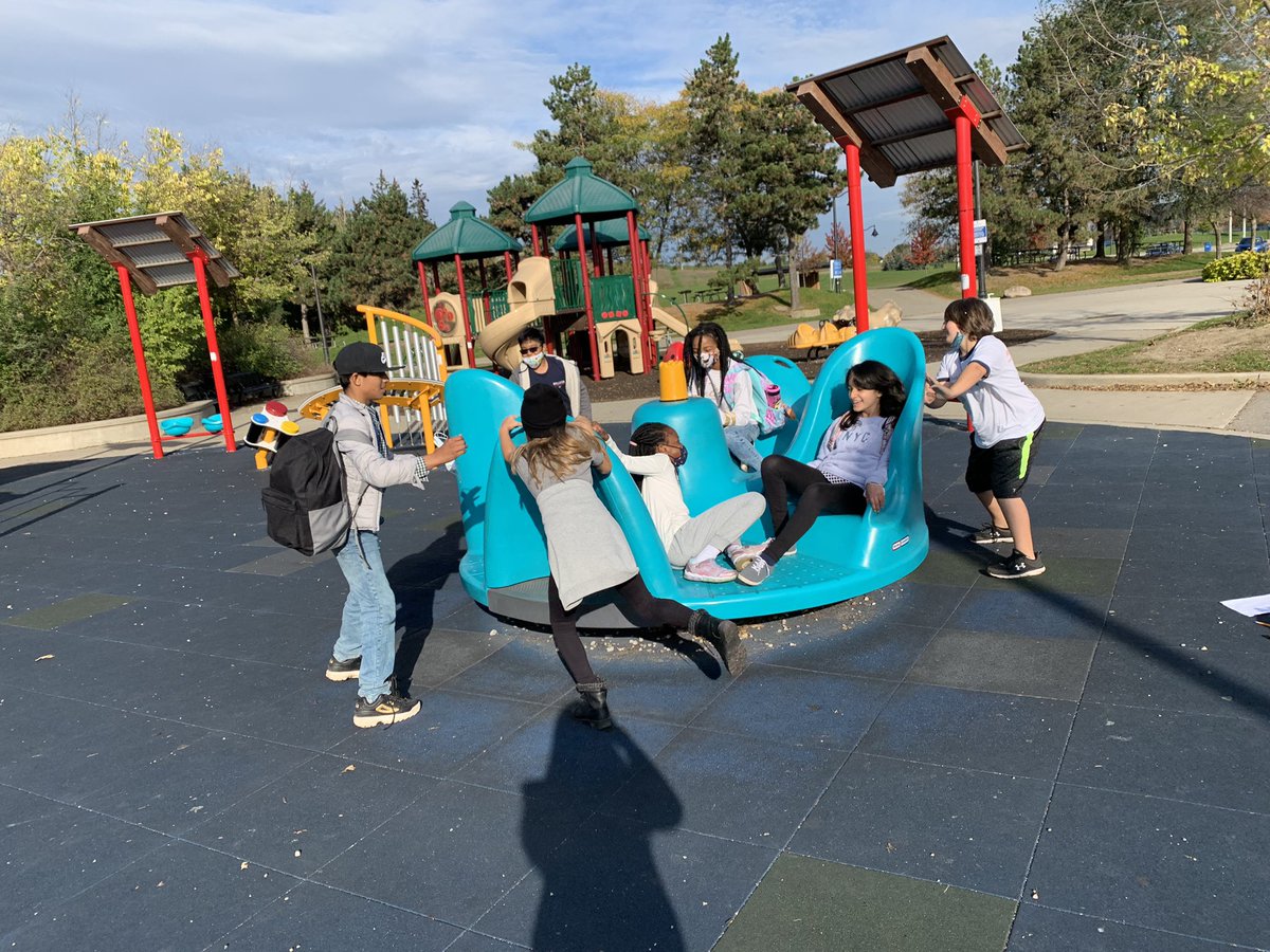 Happy Take Me Outside Day! We celebrated with a walking trip to explore biodiversity and photography at a beautiful local park! And what’s a trip without a little fun at the playground?! @EarnscliffeSPS @PeelSchools @kevseb @PDSB_eco #explore #TakeMeOutsideDay