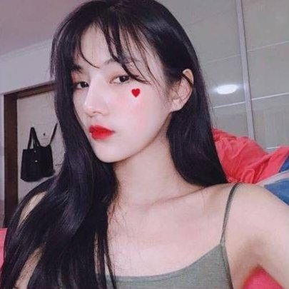 debingiee's tweet photo. my prettiest gf<3

#caibing https://t.co/nD48koOkTM