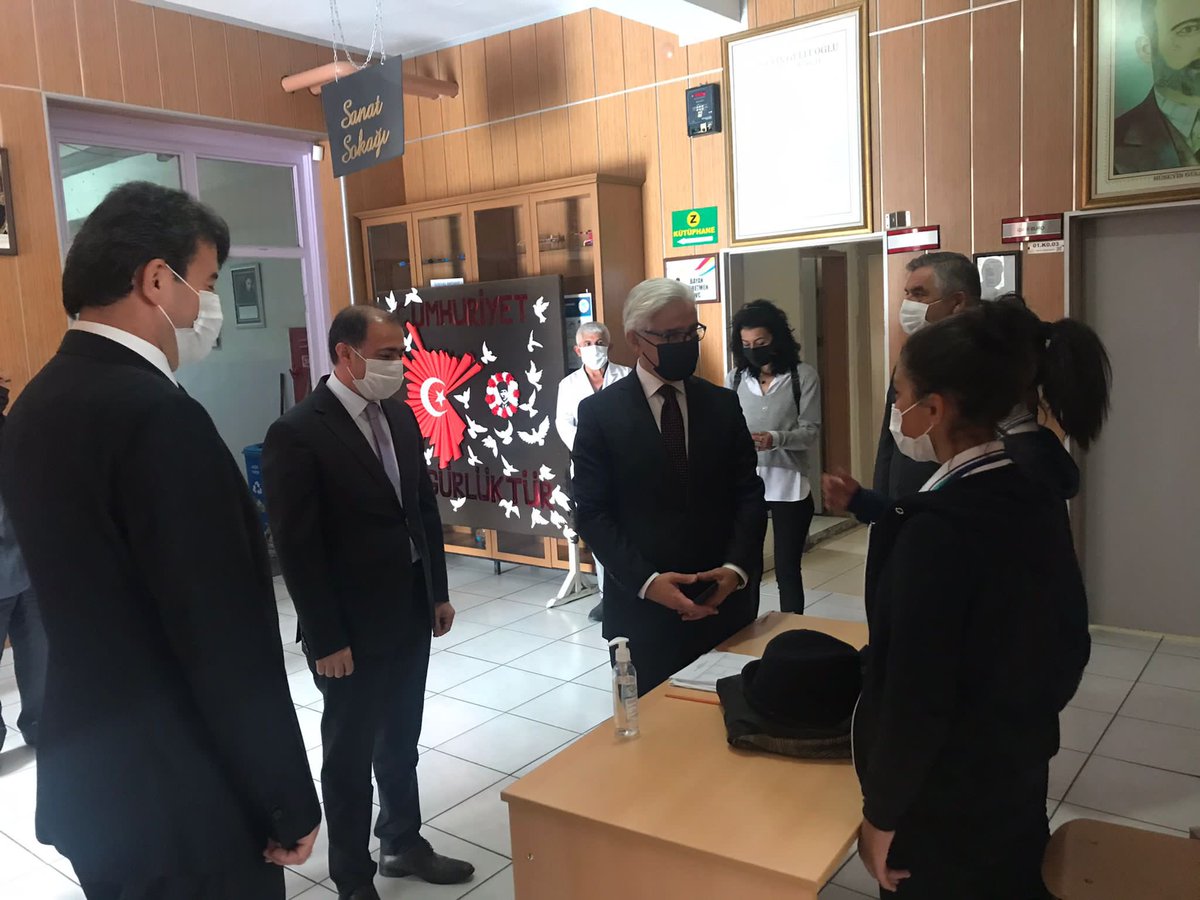 İl Millli Eğitim Müdürümüz Sayın Harun FATSA, İlçemiz Okulları ve Müdürlüğümüz olmak üzere bir dizi ziyaretlerde bulundu.

“Her birimi(mi)zin dikkatiyle, her birimi(mi)zin ilgisiyle, her birimi(mi)zin sorumluluk bilinciyle elimiz kalbimizde, kalbimiz çocuklarımızda.”
<a href="/Ayhanisik37/">Ayhan IŞIK</a>