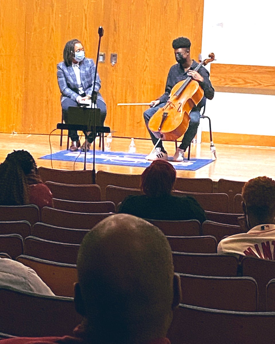 I’m so thankful that our @rvasymphony Artist in Residence Sterling Elliott was able to perform and discuss his career with the students and faculty members at @VSU_1882. Thank you to Professor Naima Burrs for being an amazing host and making it happen! #RepresentationMatters