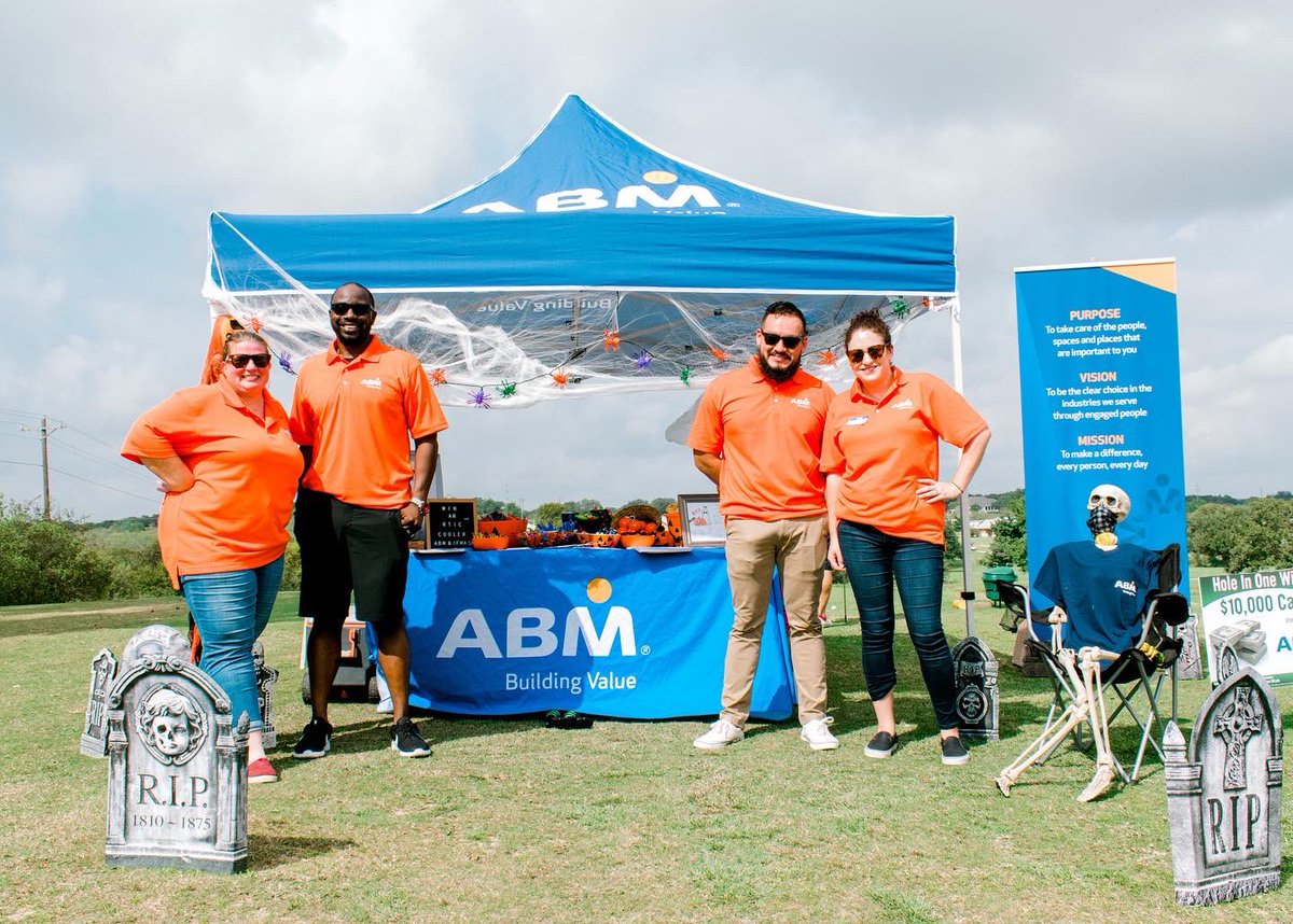 IFMASAT's tweet image. Great turn out from Friday’s Golf Classic! ⛳️ Rain or shine. 🌦Here is a sneak peek of the photos! 📸 Tune in Friday for the full album. #IFMA #IFMASA