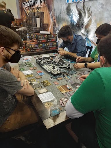 ETROOMers's tweet photo. Never been to @Gen_Con? Wondering what it's all about? How about some helpful tips? Check out our reviewer Mike Schnurr's quick guide after visiting Gen Con 2021😍: https://t.co/BlBl791PMO #tips #gencon #guide https://t.co/gqoOgEYnB7