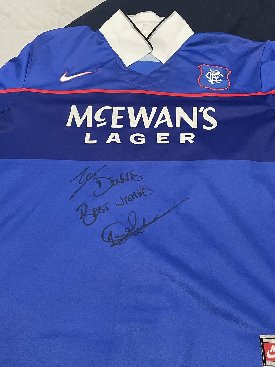 dennismccord's tweet photo. Our latest piece of Rangers signed memorabilia 🤩 #NeilMccann #1999 #WinTheLeagueAtThePiggery 
#RangersHundle 🔴⚪️🔵

Thanks to my mate victor 👏🏻👏🏻 https://t.co/0I2bij2qLI