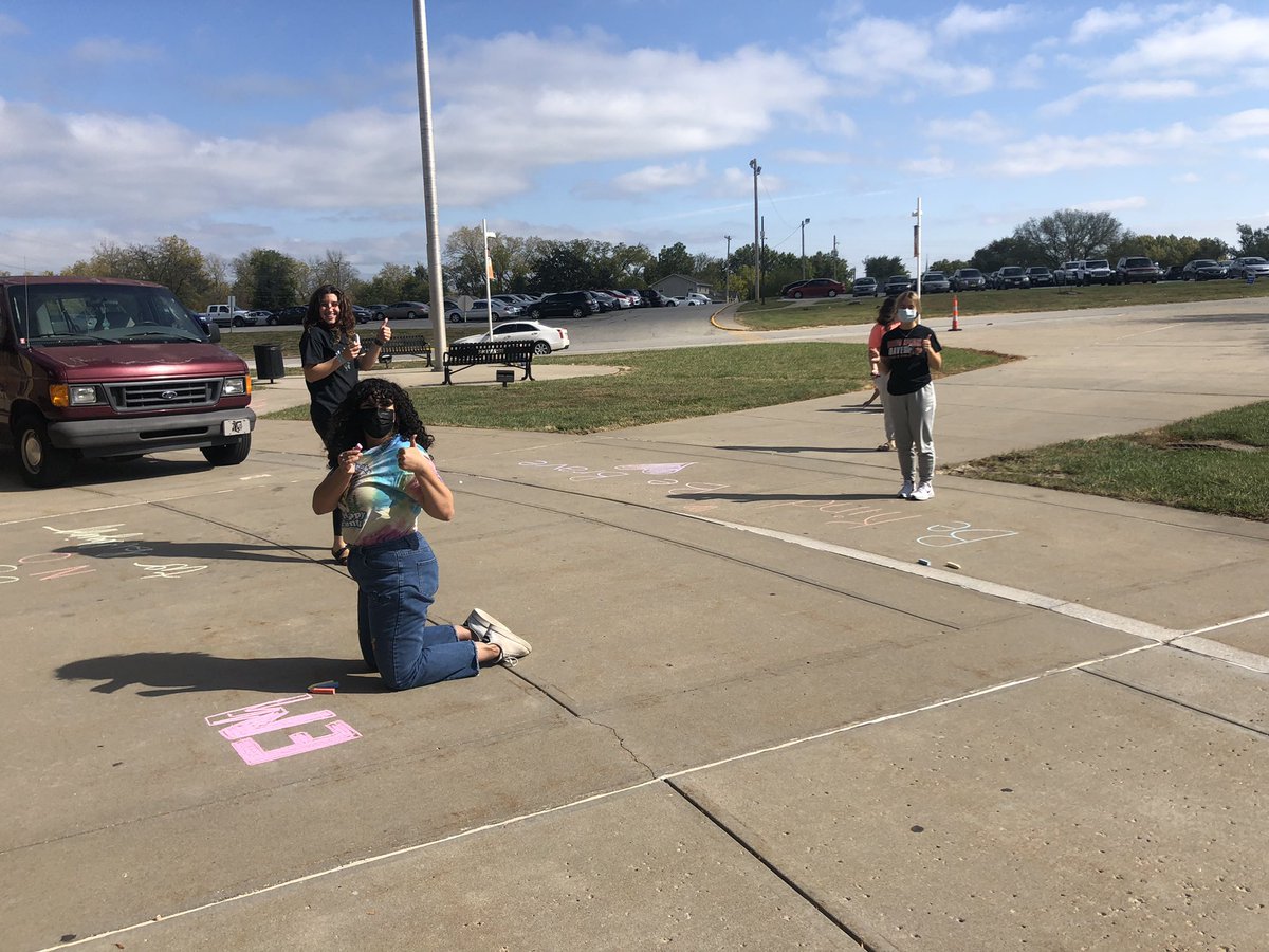 BSHSSeniorCounselor tweet media